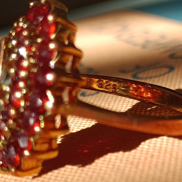 Vintage Red Garnet Gold Tone Sterling Silver Ring - Picture 4 of 5